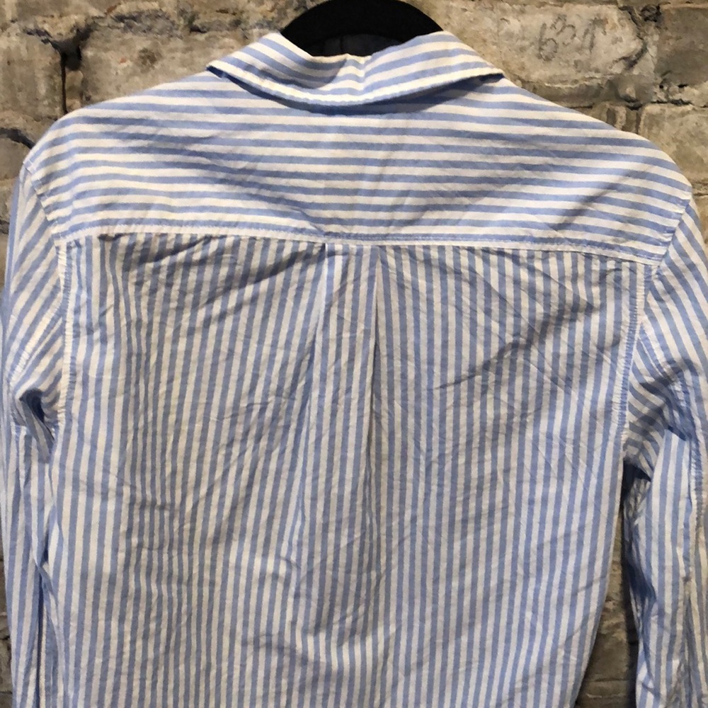 Button down top - Picture 2 of 3